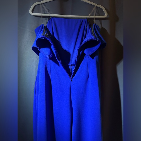 Royal blue jumpsuit. Size large with lots of stretch. - Picture 5 of 5